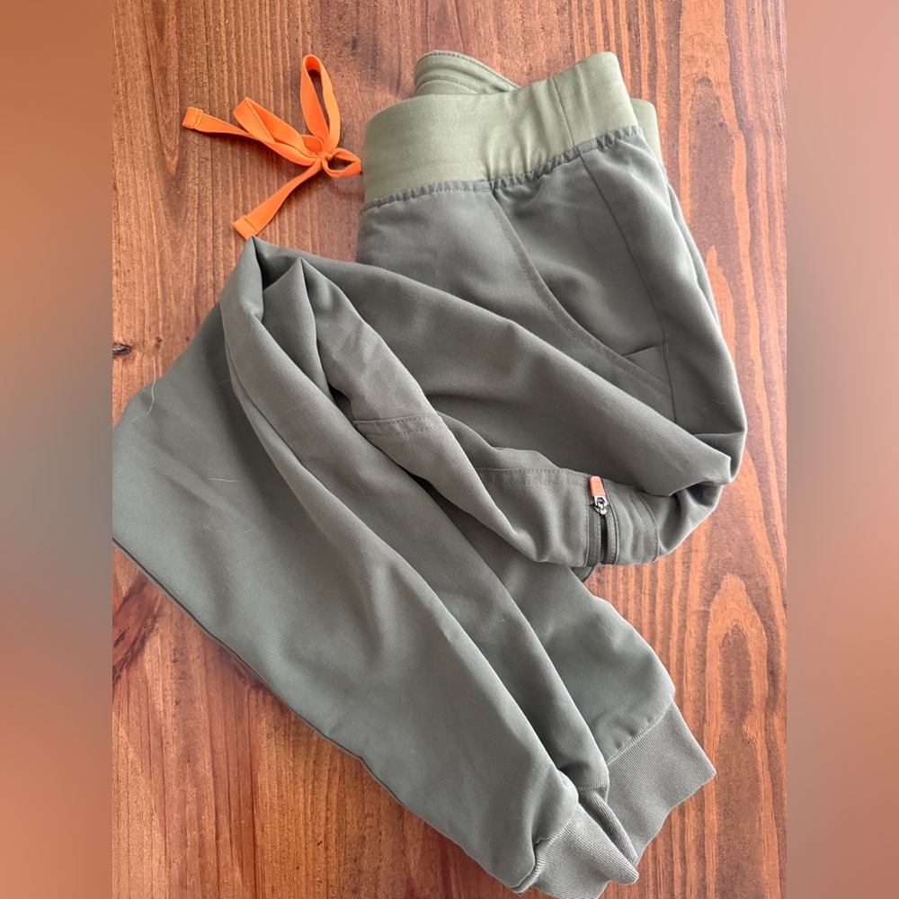 Figs scrub pants Zamora Moss XS Tall
